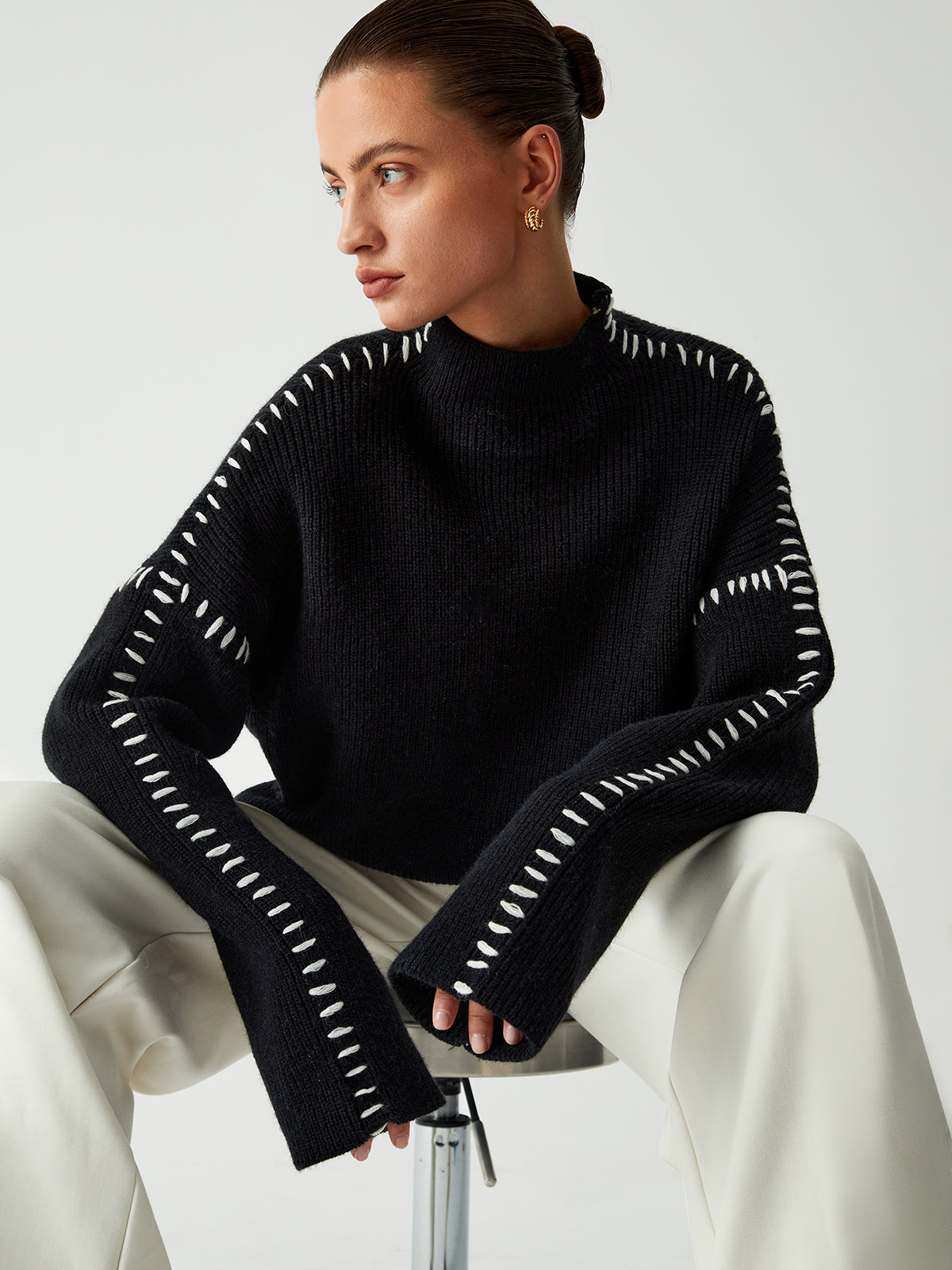 DAISY | Oversized jumper with blanket stitch detail