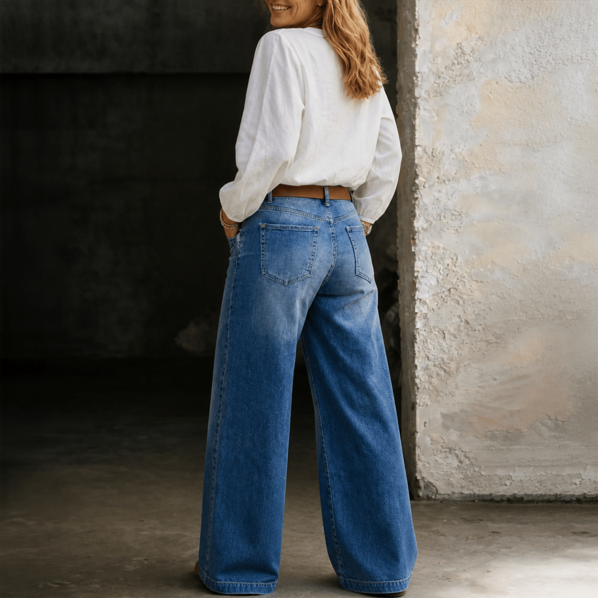 AMANI | High-waisted jeans with wide-leg fit - Liora Melbourne