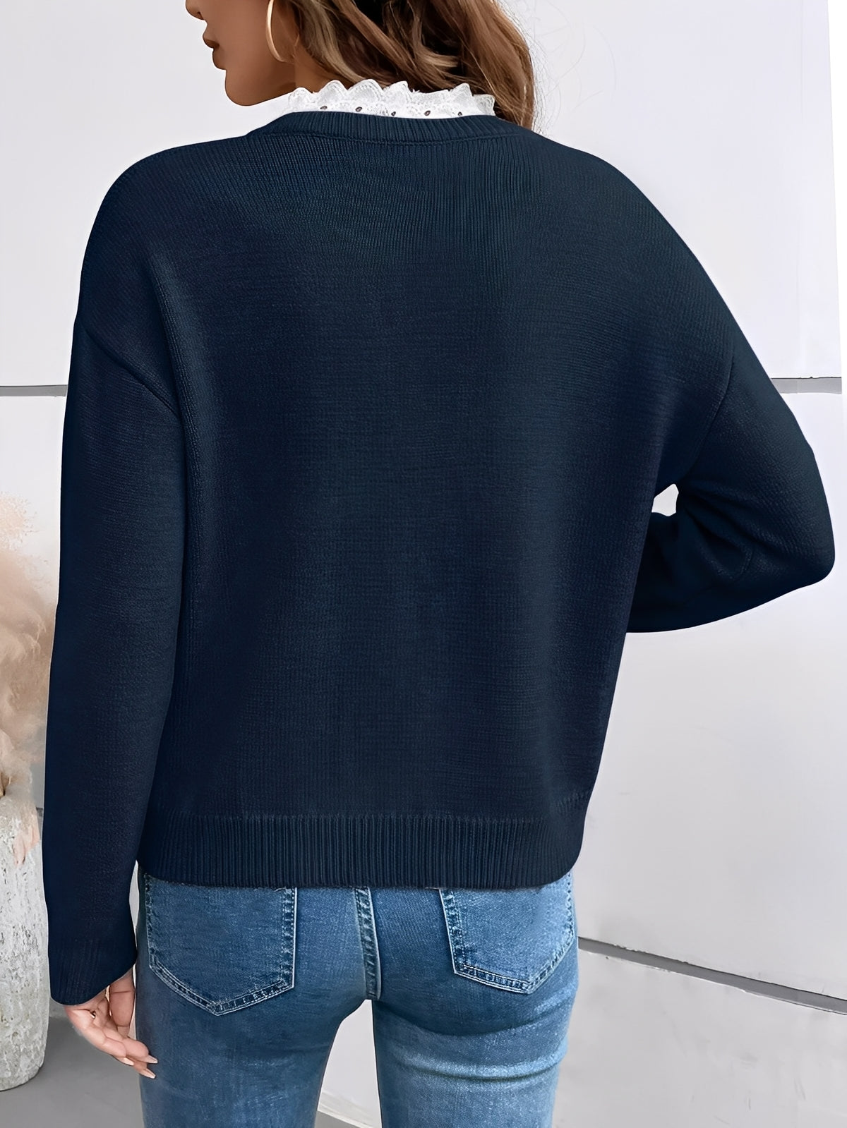 FREYA | Knitted jumper with lace collar