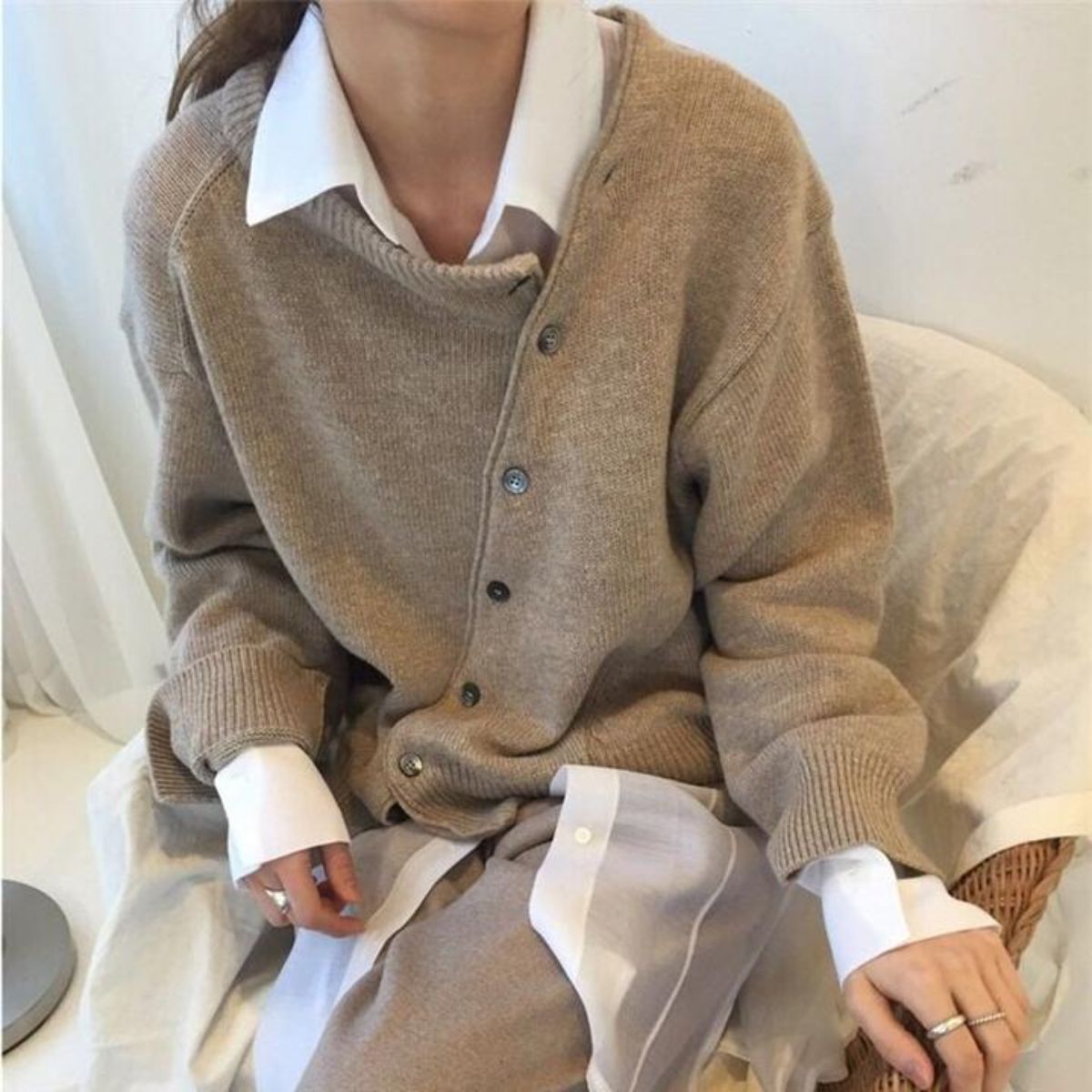 OLIVIA | Gilet with asymmetric button closure