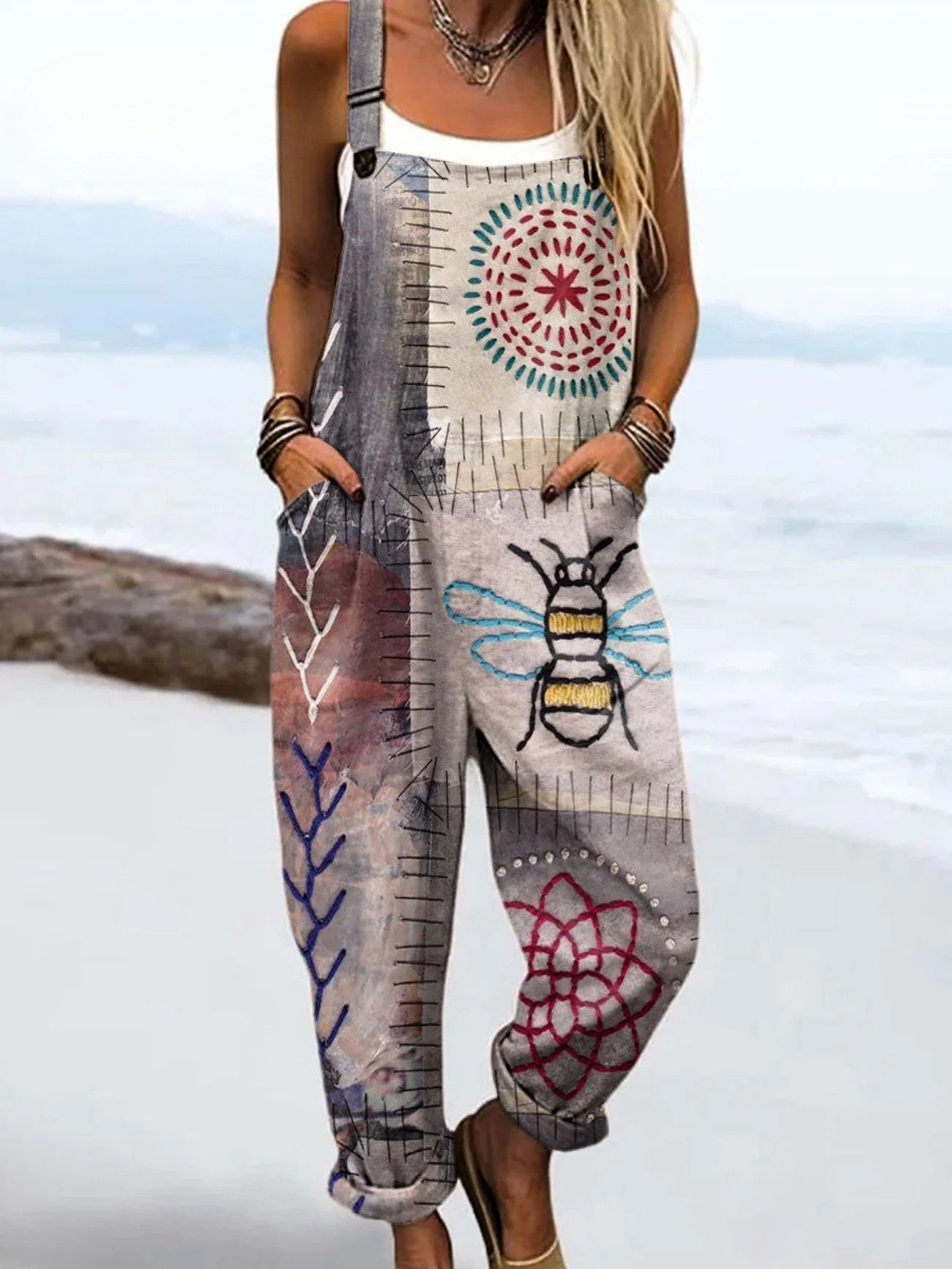 BEE FREE | Jumpsuit with bee motif graphic