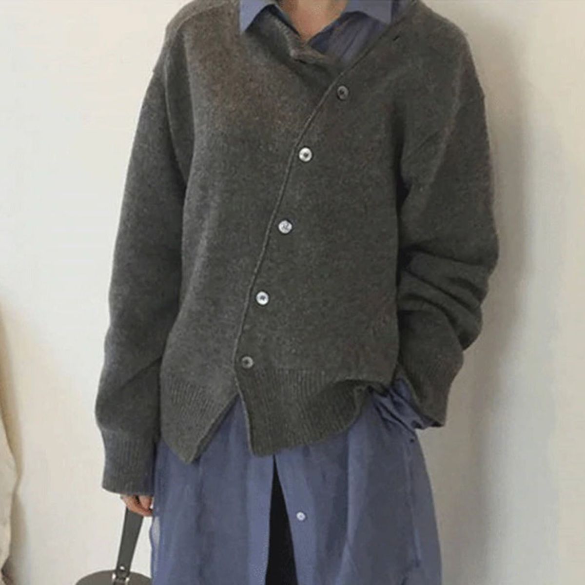 OLIVIA | Gilet with asymmetric button closure