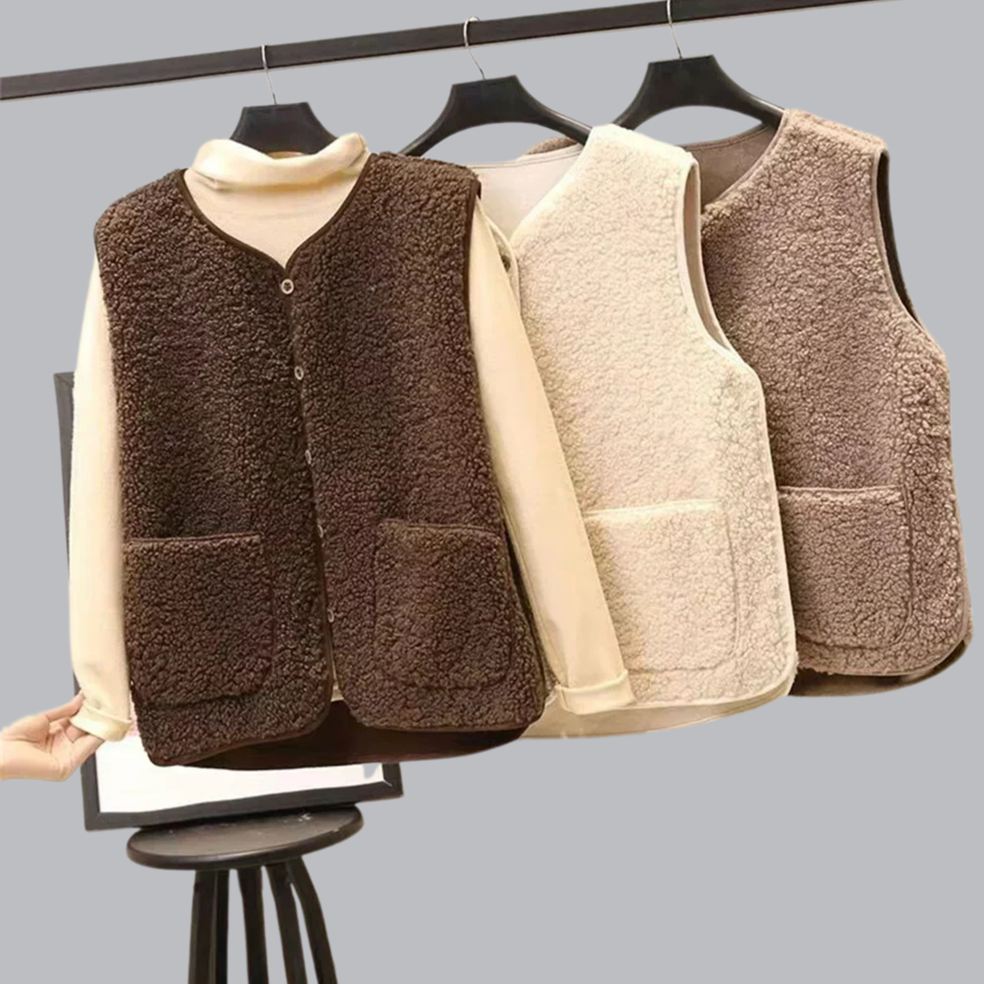 ADELIE | Sleeveless vest with button-front closure