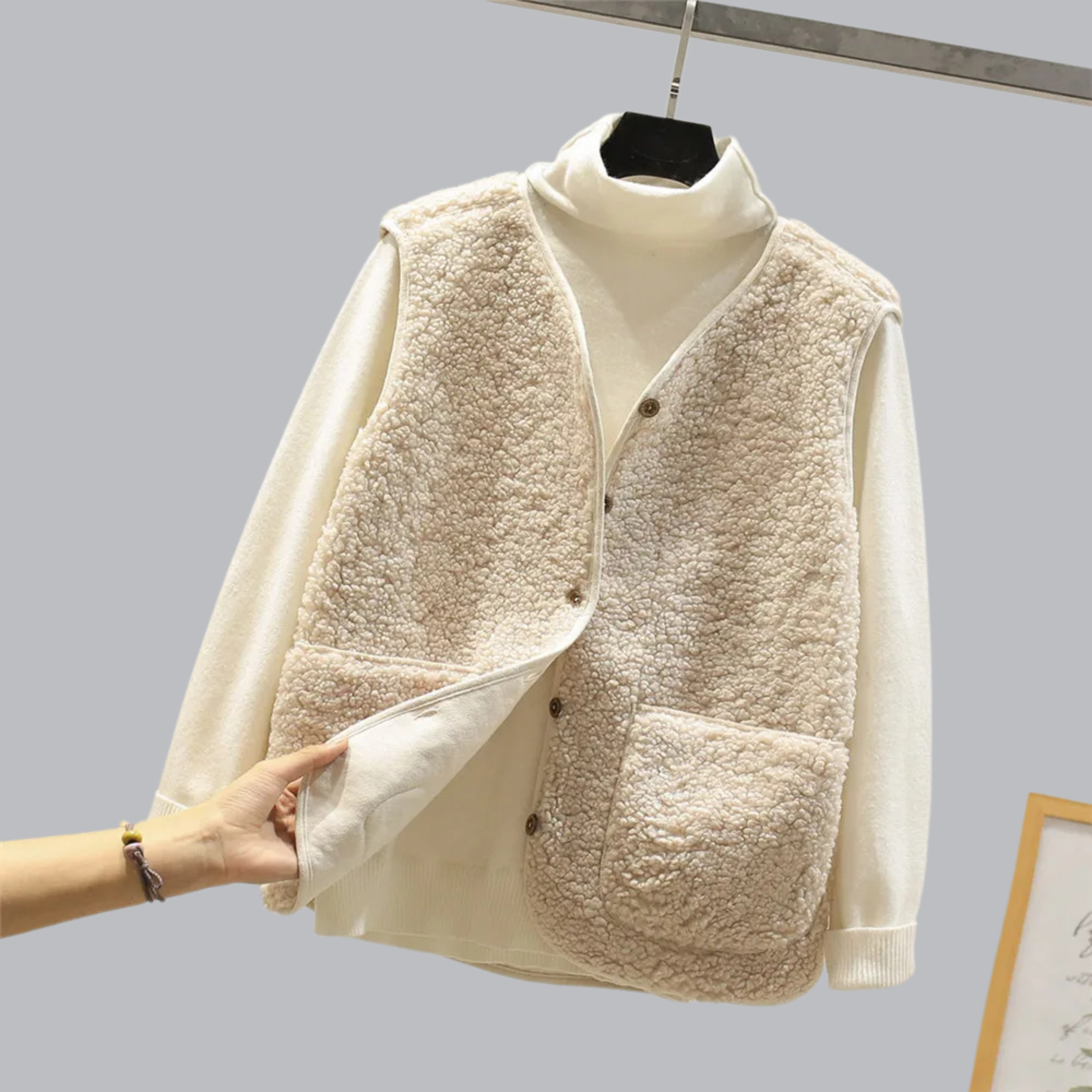 ADELIE | Sleeveless vest with button-front closure