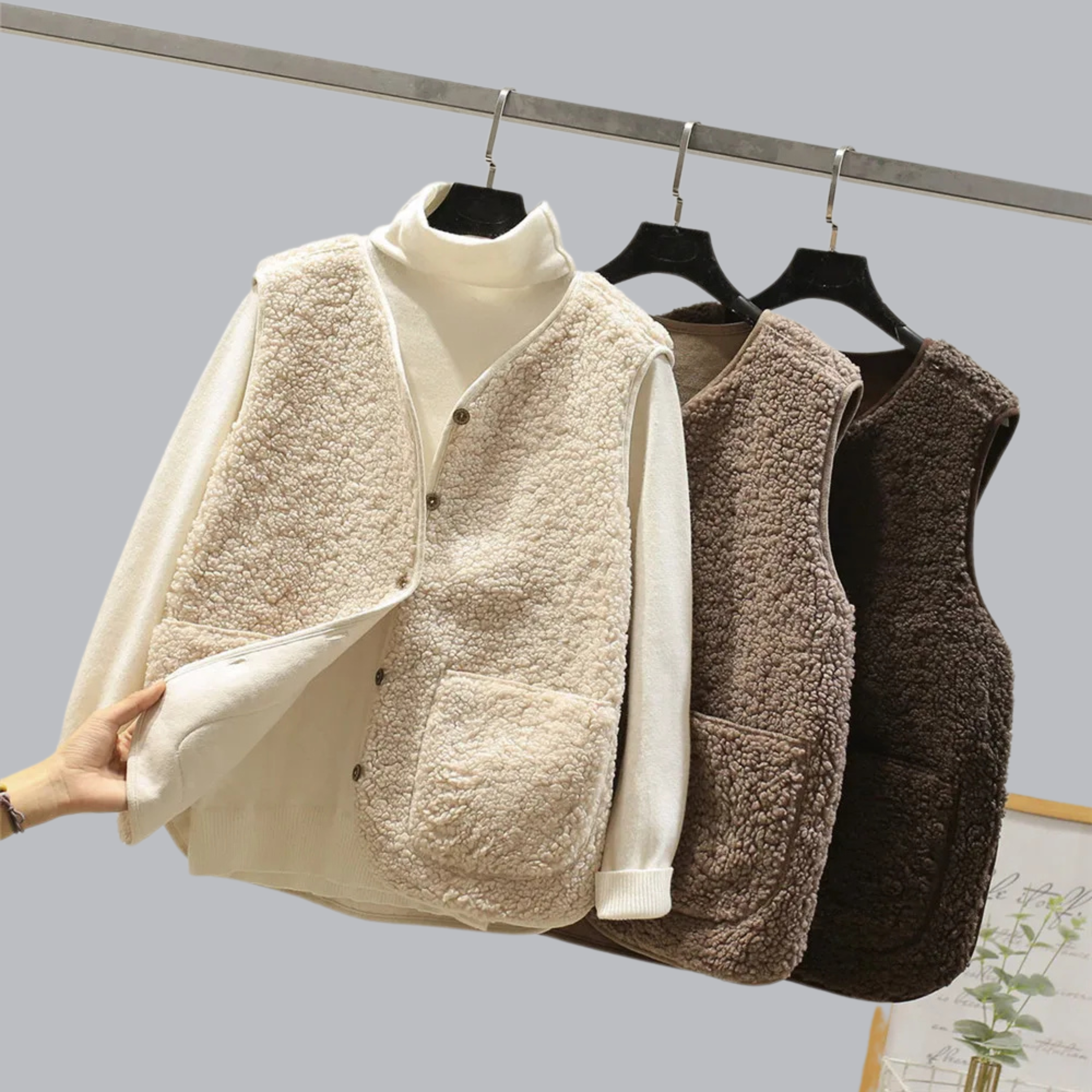 ADELIE | Sleeveless vest with button-front closure