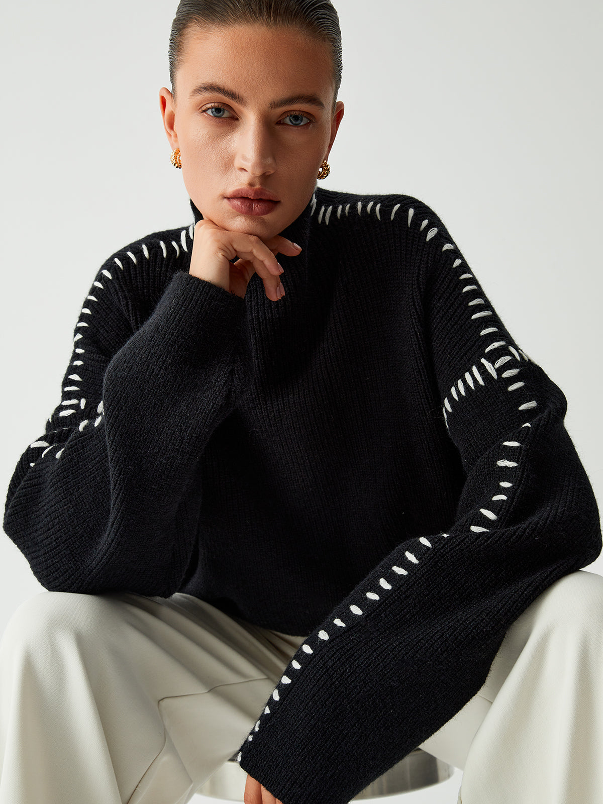DAISY | Oversized jumper with blanket stitch detail