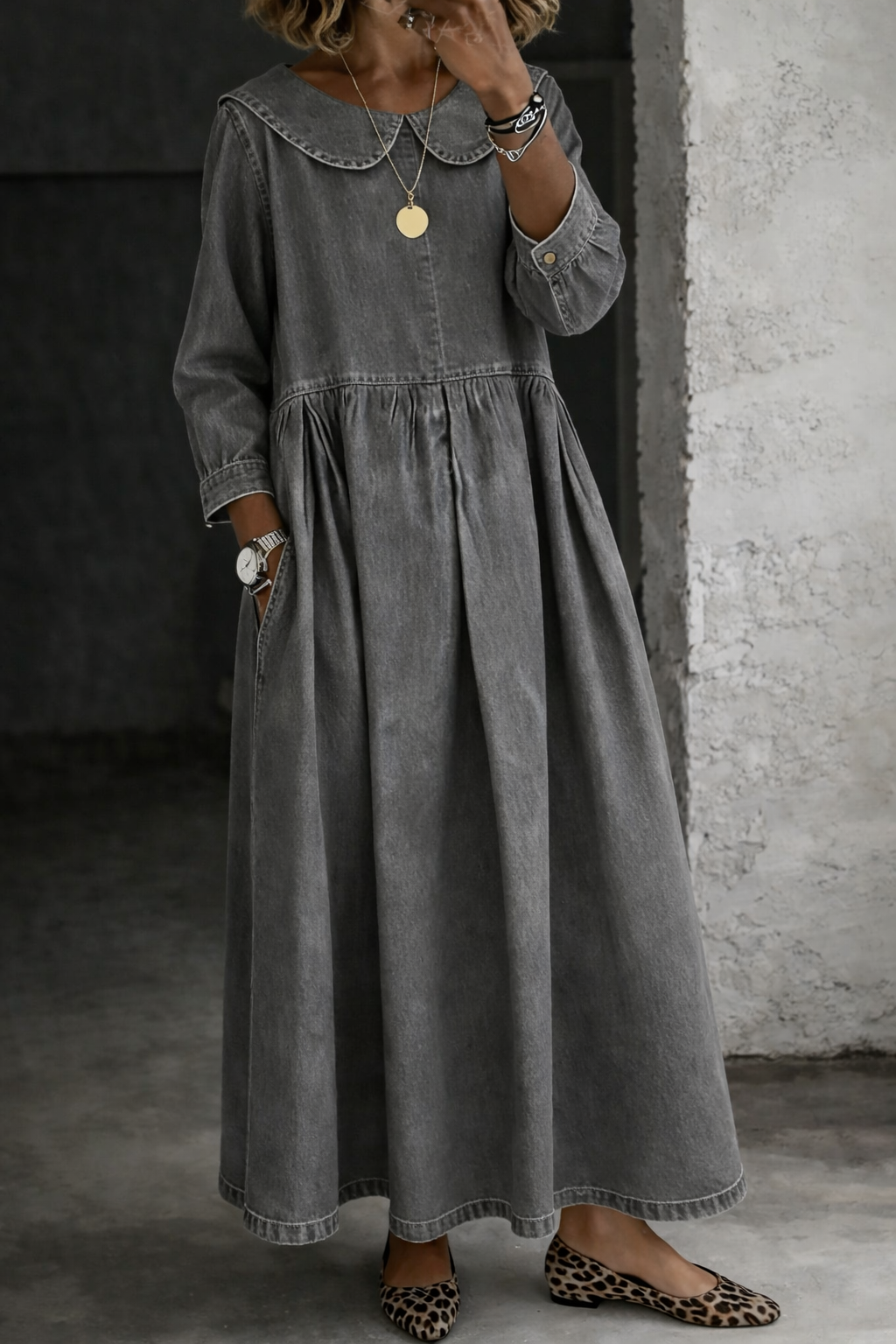CLARA | Dress with Peter Pan collar