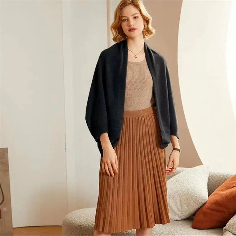 LARA | Merino wool shawl with oversized drape